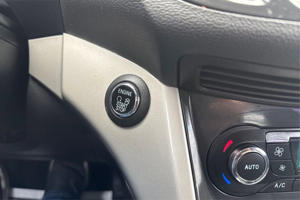 Used 2016 Ford C-MAX Energi SEL w/ Equipment Group 302A image 29