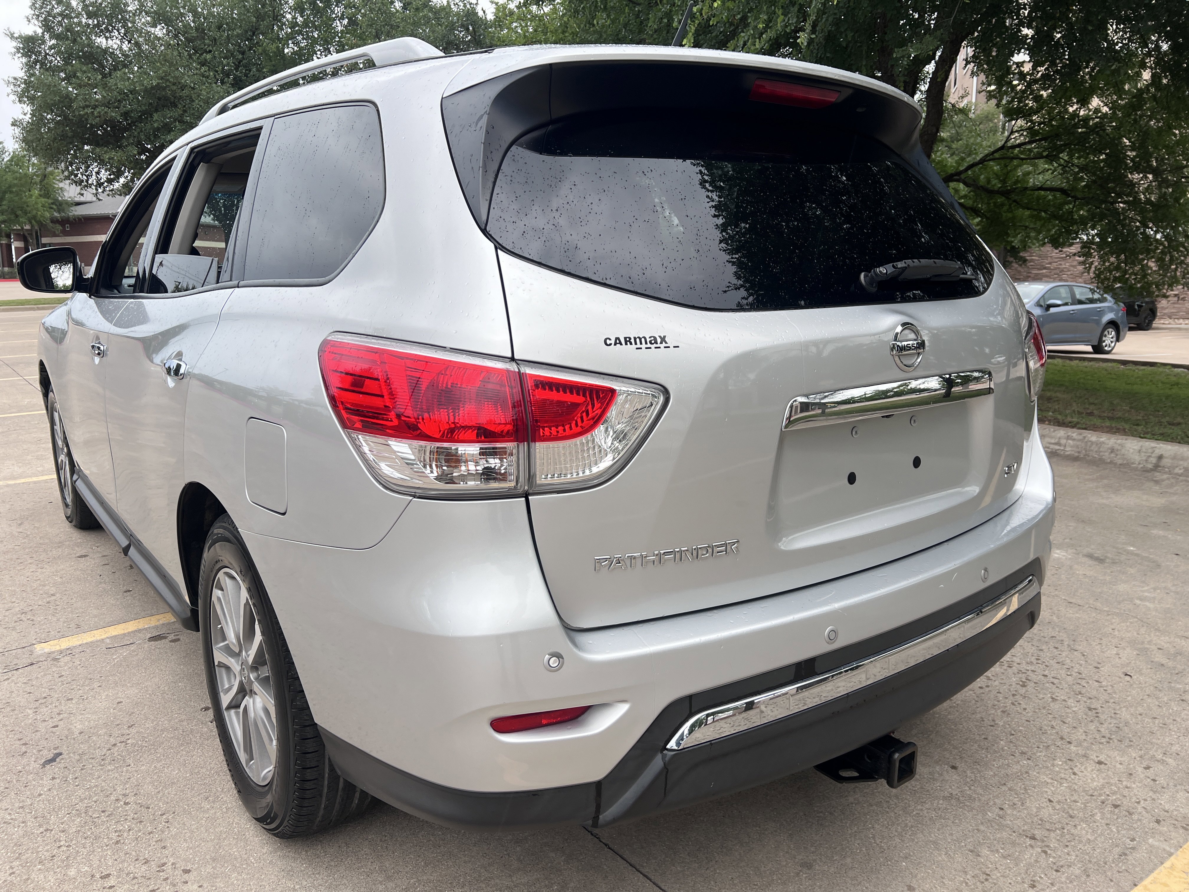 Used 2015 Nissan Pathfinder SV image 5