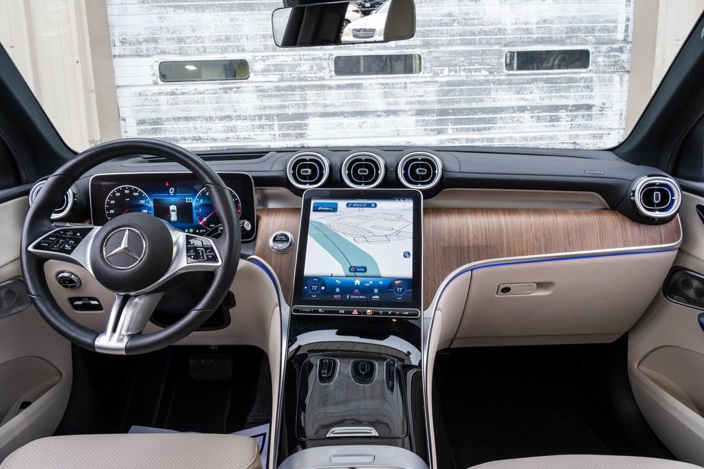 Used 2023 Mercedes-Benz GLC 300 4MATIC w/ Pinnacle Trim Package image 17