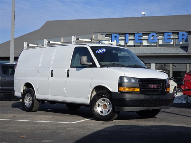 Used 2023 GMC Savana 2500 w/ Driver Convenience Package image 2