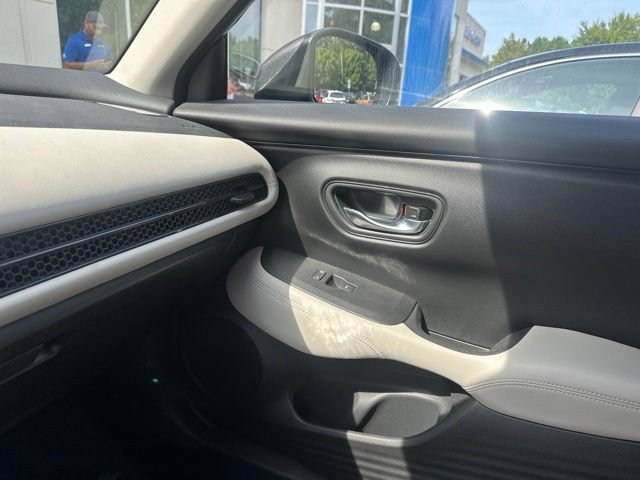 Used 2023 Honda HR-V LX image 13