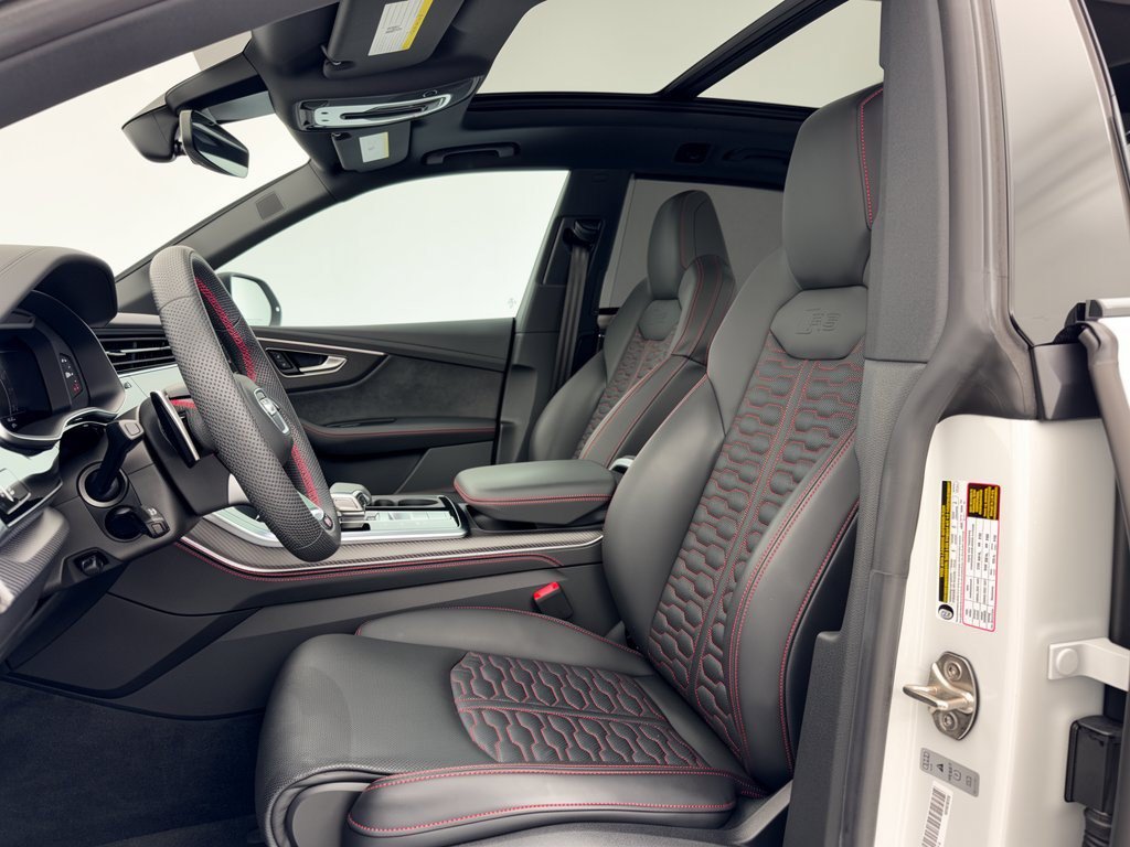 Certified 2025 Audi RS Q8 performance AWD/4WD image 5