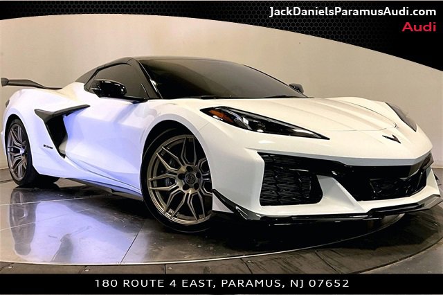 Used 2023 Chevrolet Corvette Z06 w/ Z07 Performance Package image 6