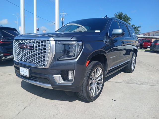 Used 2021 GMC Yukon Denali w/ Denali Ultimate Package AWD/4WD image 3