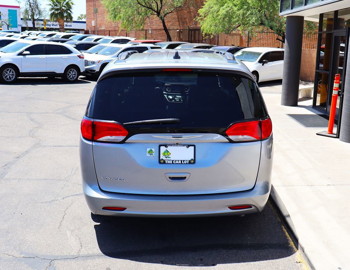 Used 2021 Chrysler Voyager Lxi FWD image 9
