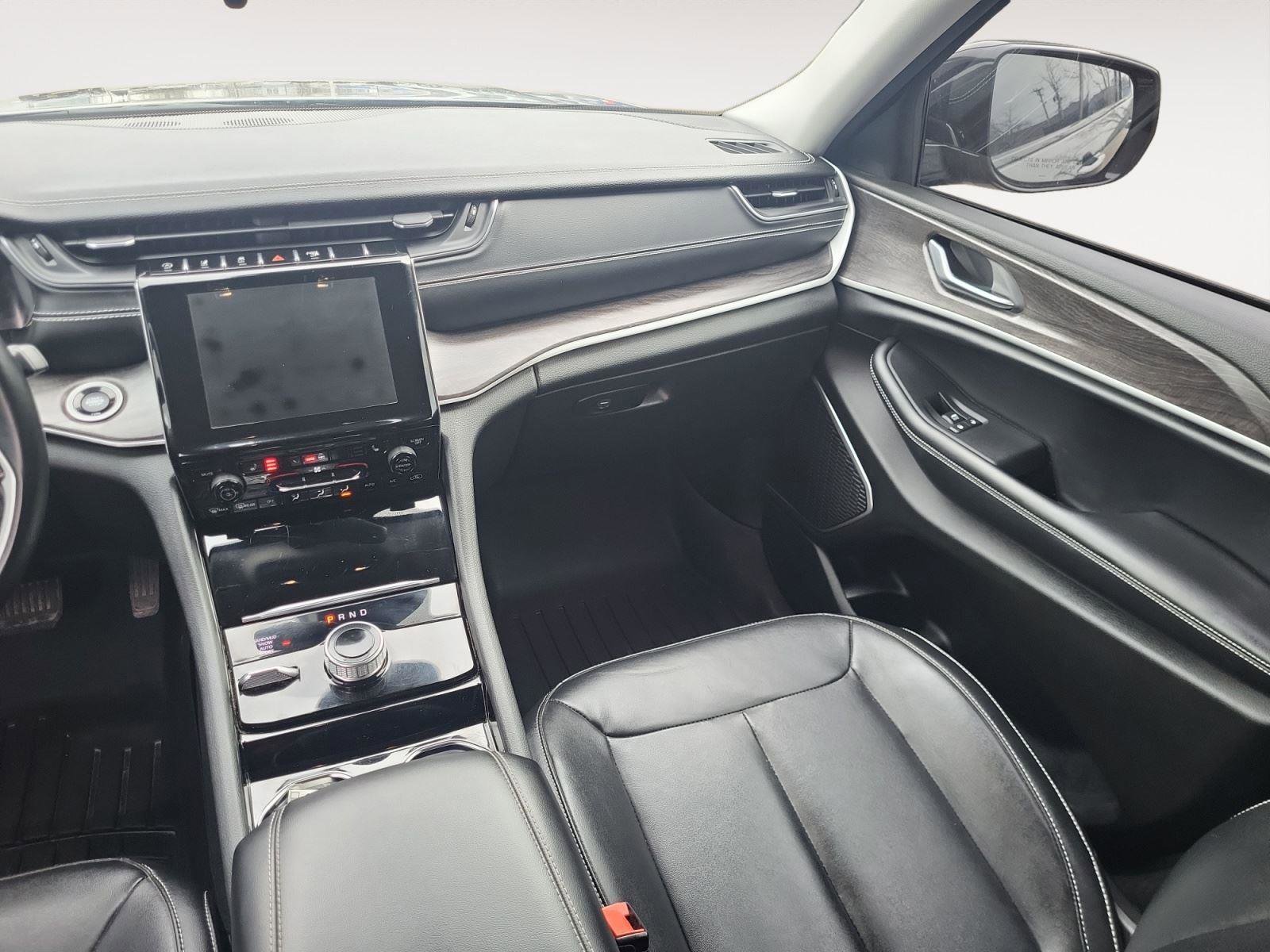 Used 2022 Jeep Grand Cherokee L Limited image 12