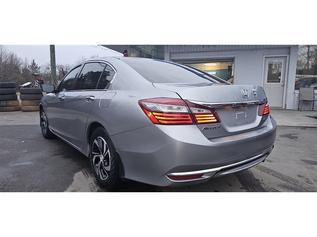 Used 2017 Honda Accord LX image 3