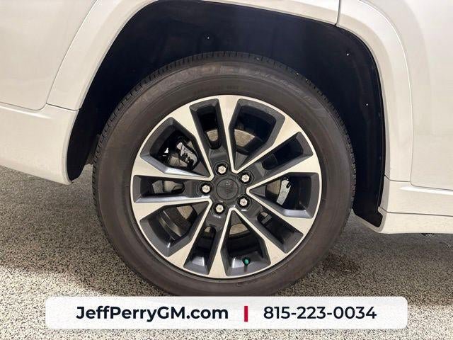 Used 2025 Jeep Grand Cherokee L Overland w/ Trailer Tow Package AWD/4WD image 33