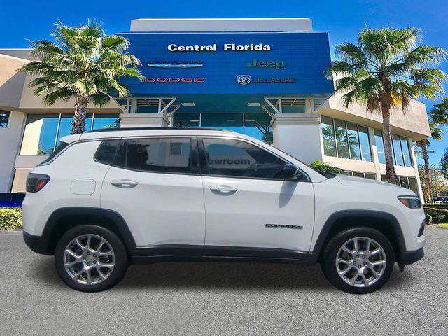 Certified 2023 Jeep Compass Latitude w/ Sun and Sound Group AWD/4WD image 4