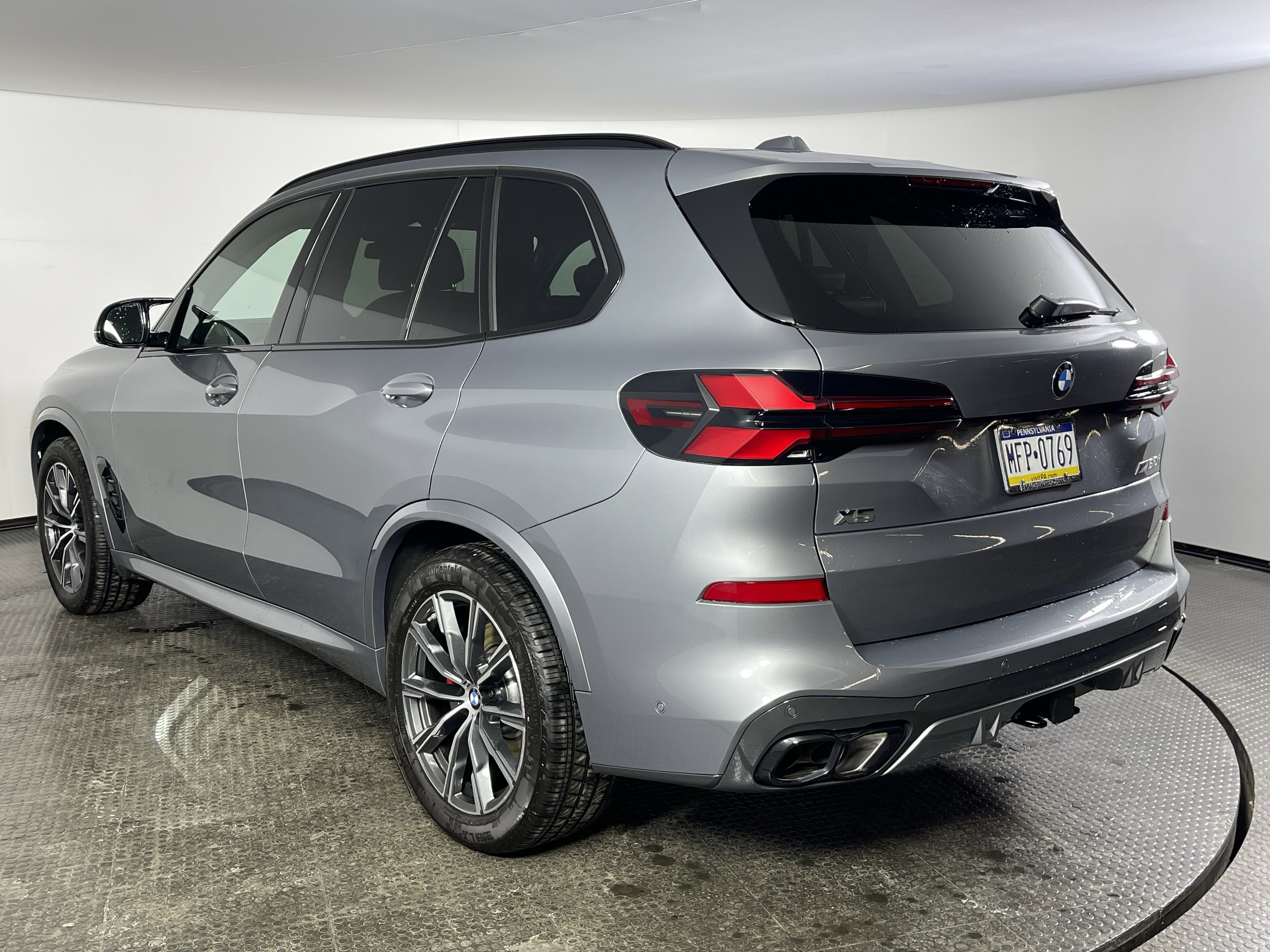 Used 2026 BMW X5 M60i image 6
