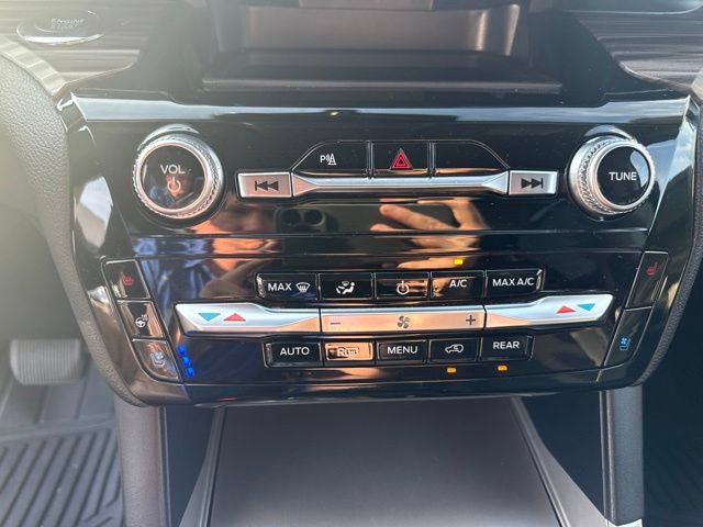 Used 2023 Ford Explorer Limited AWD/4WD image 12
