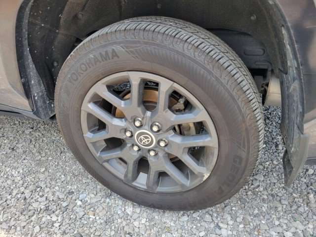 Used 2023 Toyota Sequoia Platinum AWD/4WD image 5
