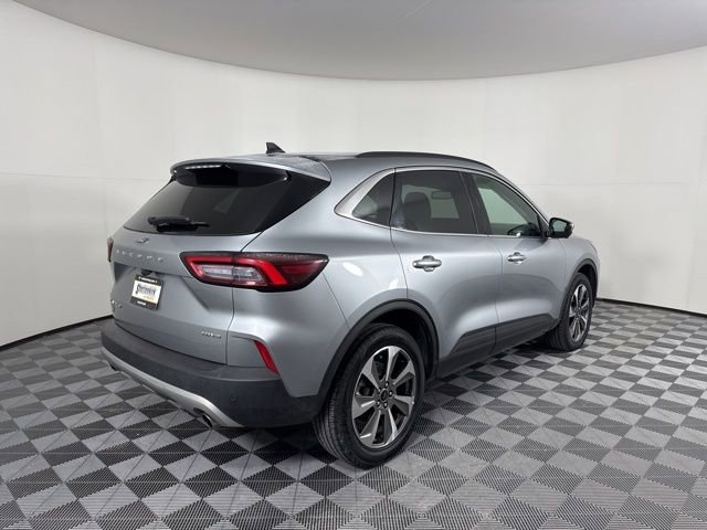 Used 2024 Ford Escape Platinum image 3