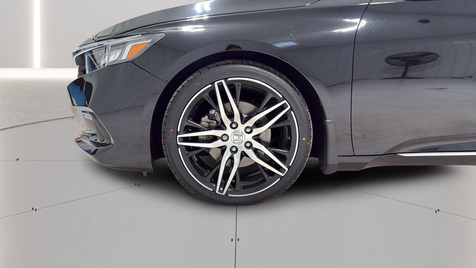 Used 2021 Honda Accord Touring image 30