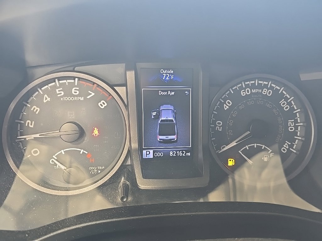 Used 2018 Toyota Tacoma TRD Off-Road AWD/4WD image 2