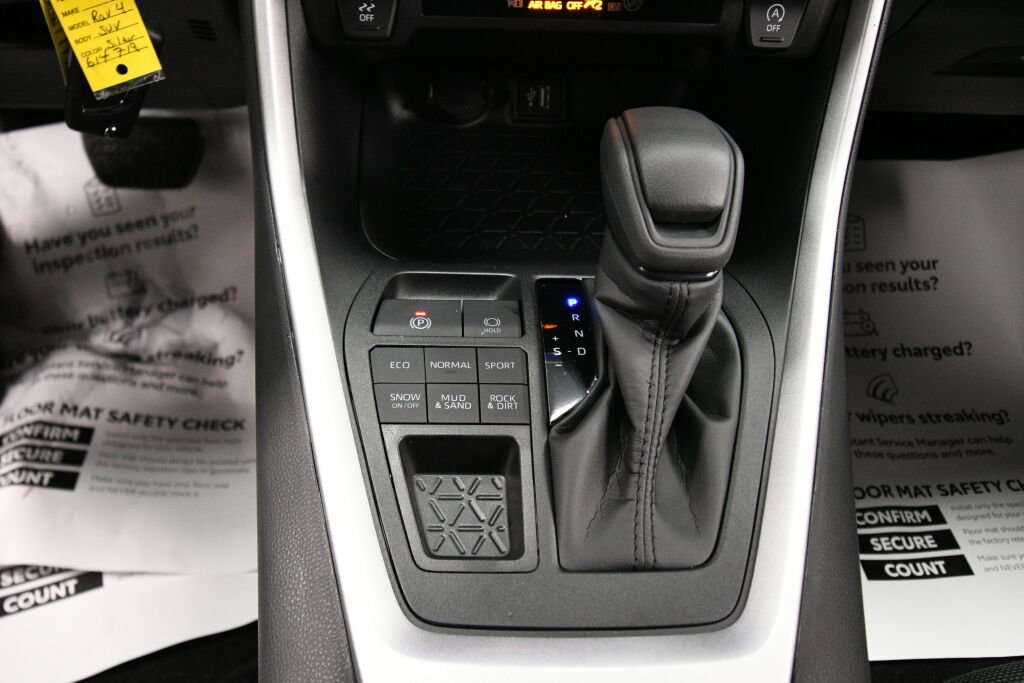 Used 2025 Toyota RAV4 LE image 16