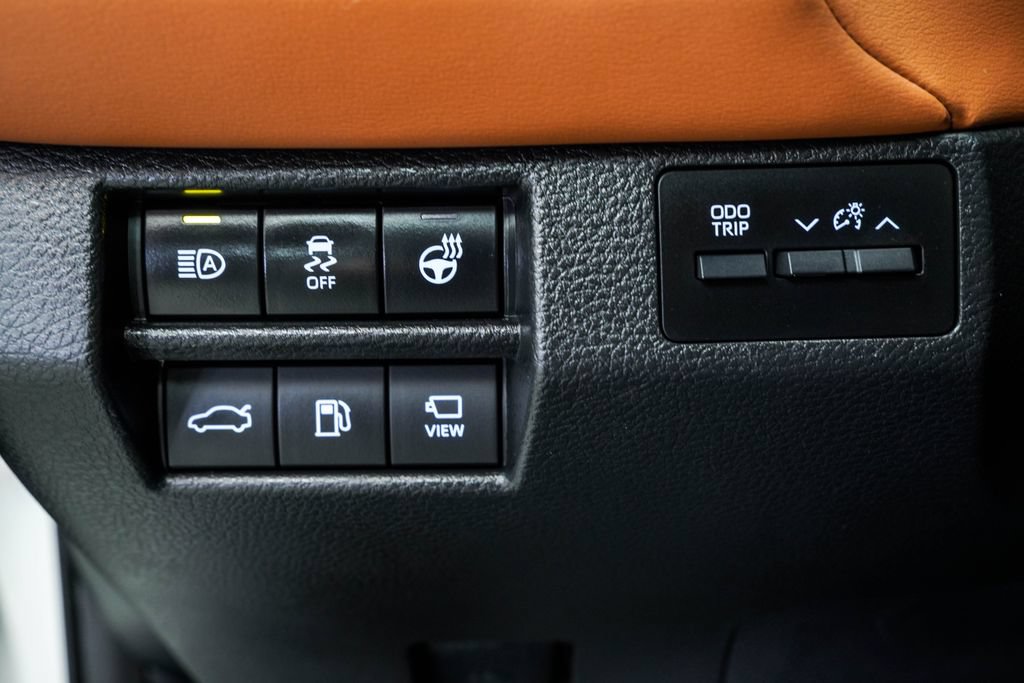 Used 2019 Toyota Avalon Limited w/ Advanced Safety Package FWD image 39