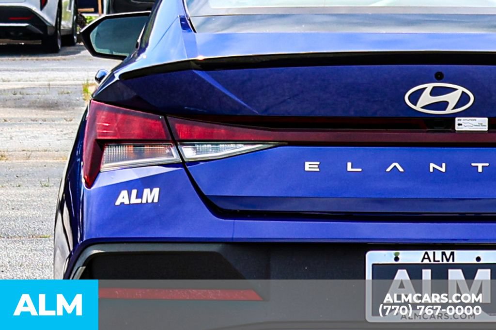 Used 2025 Hyundai Elantra Sport FWD image 13