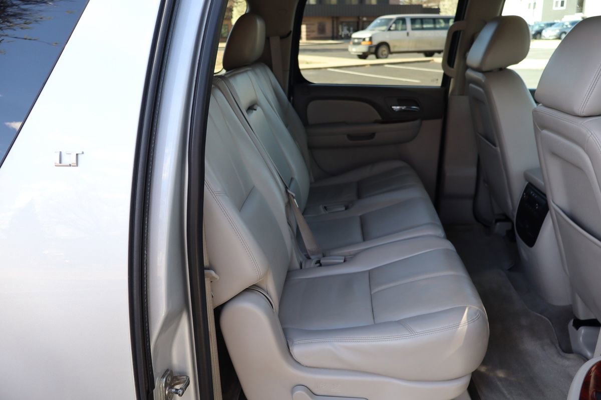 Used 2013 Chevrolet Suburban LT image 23