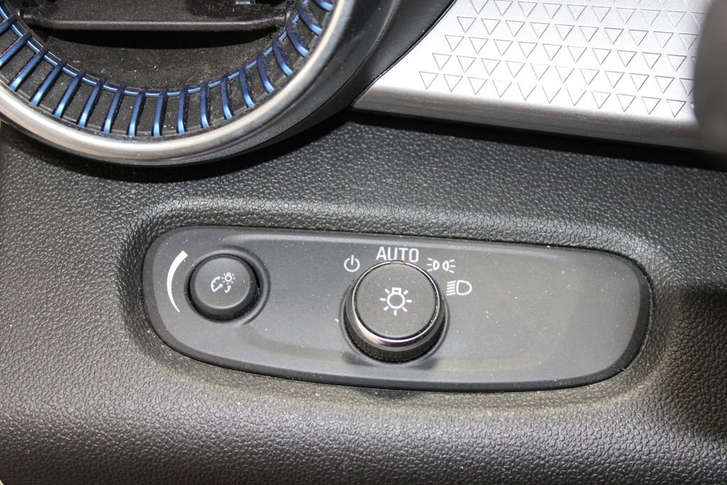 Used 2024 Chevrolet Trax LT image 19