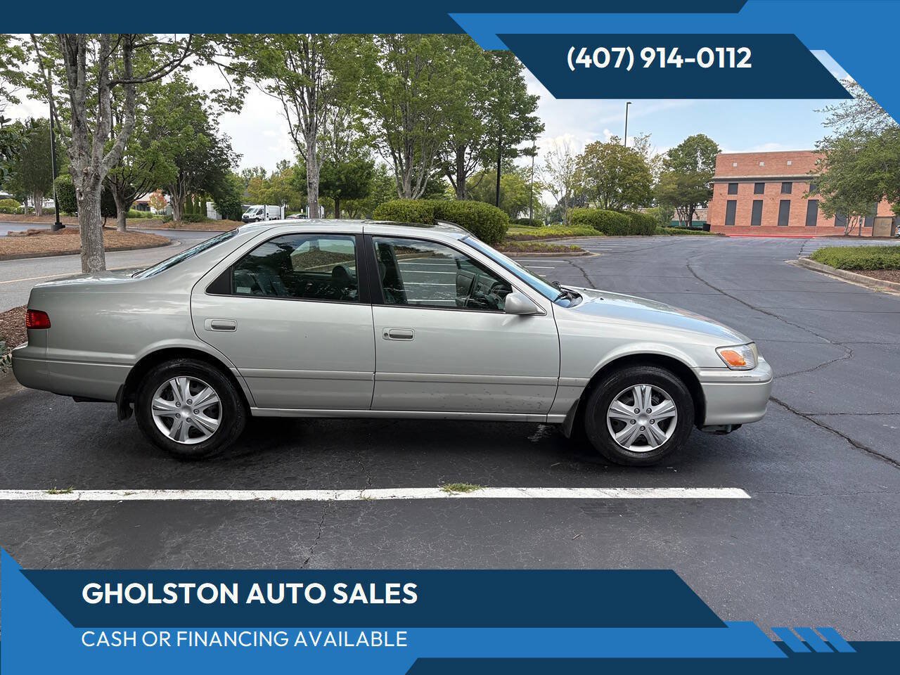 Used 2000 Toyota Camry LE w/ Value Pkg 3 FWD image 1