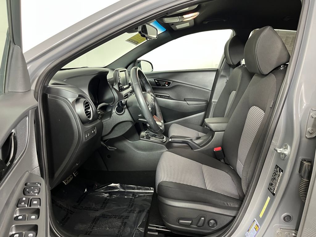 Used 2021 Hyundai Kona Night image 11