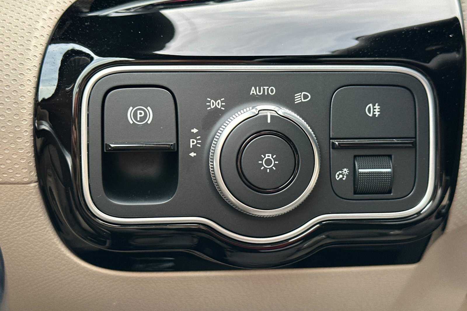 Certified 2025 Mercedes-Benz CLA 250 image 30