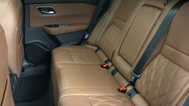Used 2024 Nissan Rogue Platinum w/ Platinum Premium Package AWD/4WD image 30