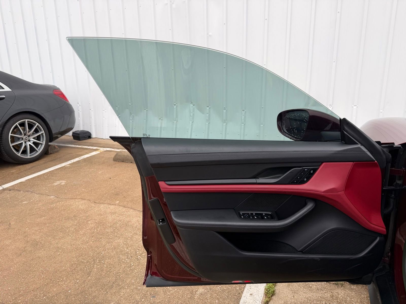 Used 2023 Porsche Taycan image 21