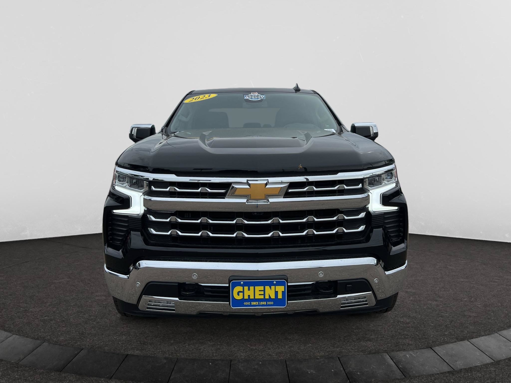 Used 2023 Chevrolet Silverado 1500 LTZ AWD/4WD image 3