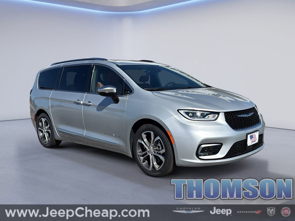 New 2026 Chrysler Pacifica Pinnacle
