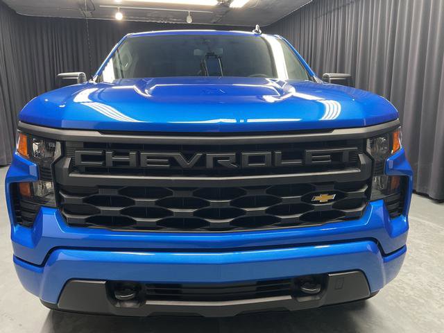 Used 2025 Chevrolet Silverado 1500 Custom image 3