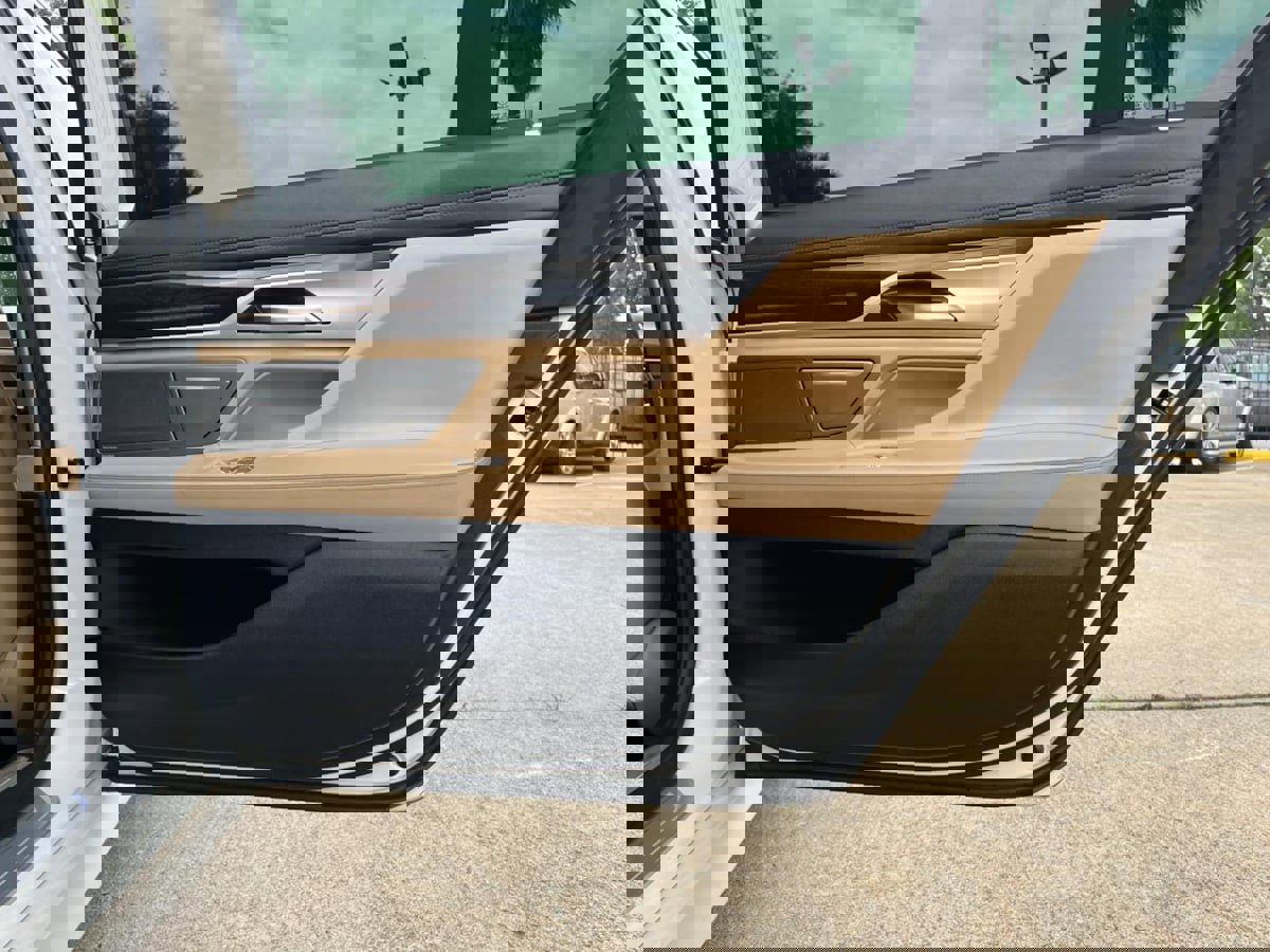 Used 2016 BMW 750i RWD image 32