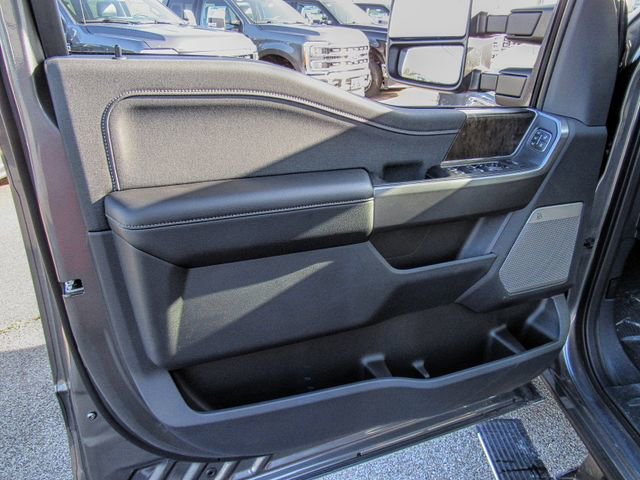 New 2025 Ford F250 Lariat w/ Lariat Ultimate Package image 5