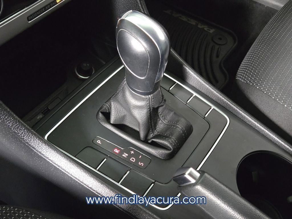 Used 2017 Volkswagen Passat 1.8T S image 23