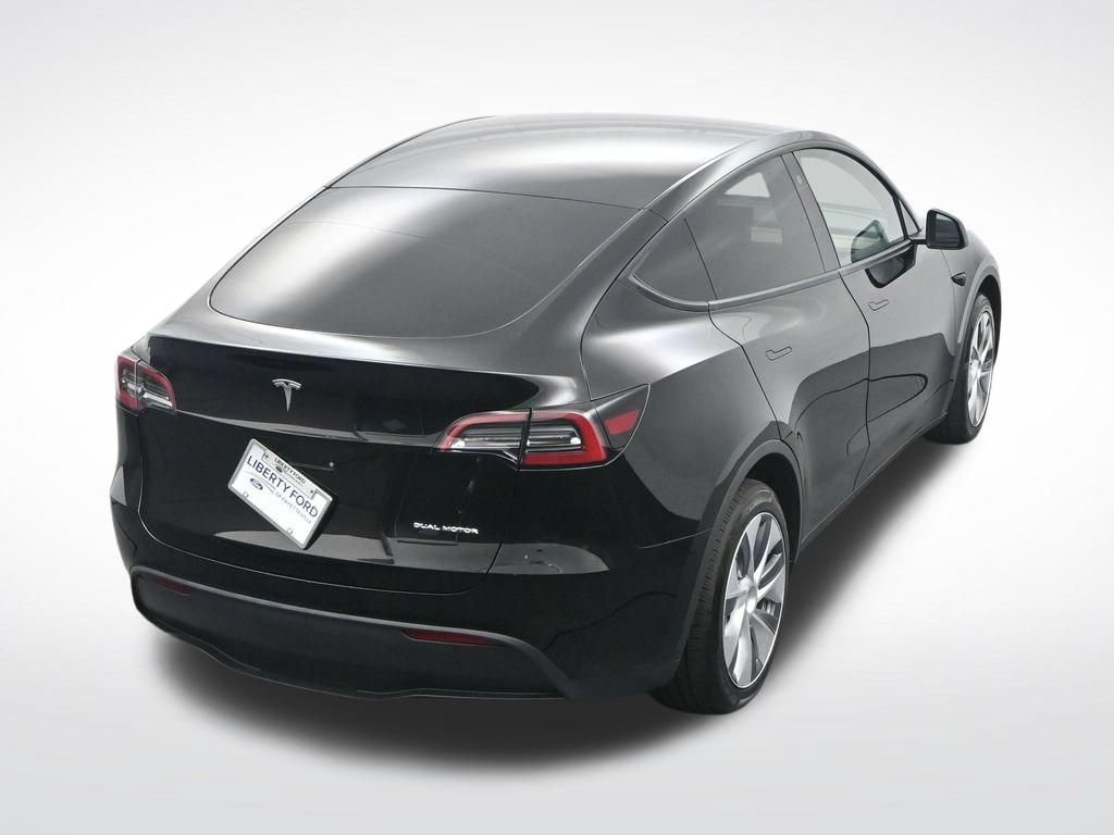 Used 2023 Tesla Model Y Long Range AWD/4WD image 29