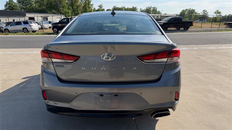 Used 2018 Hyundai Sonata Limited w/ Limited Ultimate Package 03 FWD image 4