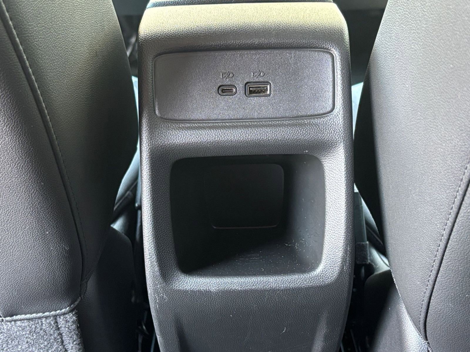 Used 2025 Chevrolet Trax LT w/ LT Convenience Package image 23