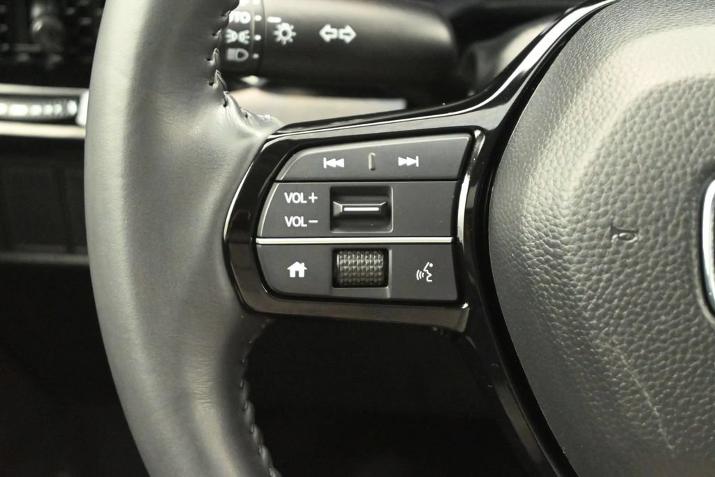Used 2024 Honda CR-V EX-L image 9