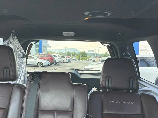 Used 2017 Ford Expedition Platinum AWD/4WD image 4