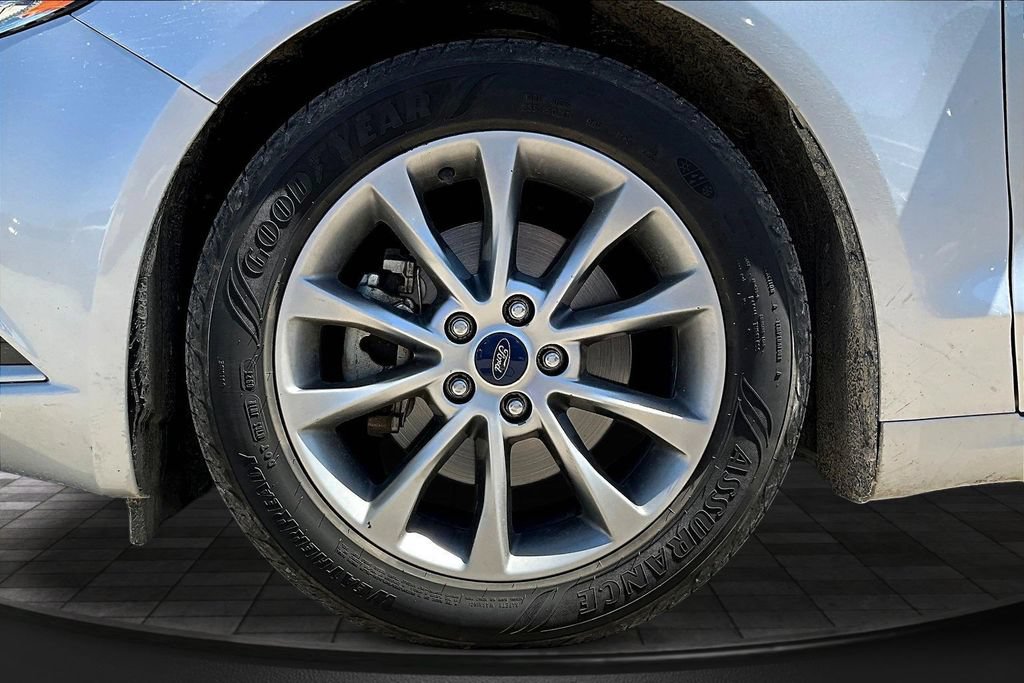 Used 2017 Ford Fusion SE w/ Fusion SE Technology Package FWD image 26