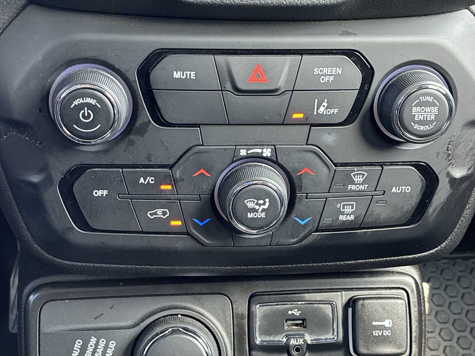 Certified 2023 Jeep Renegade Latitude AWD/4WD image 16