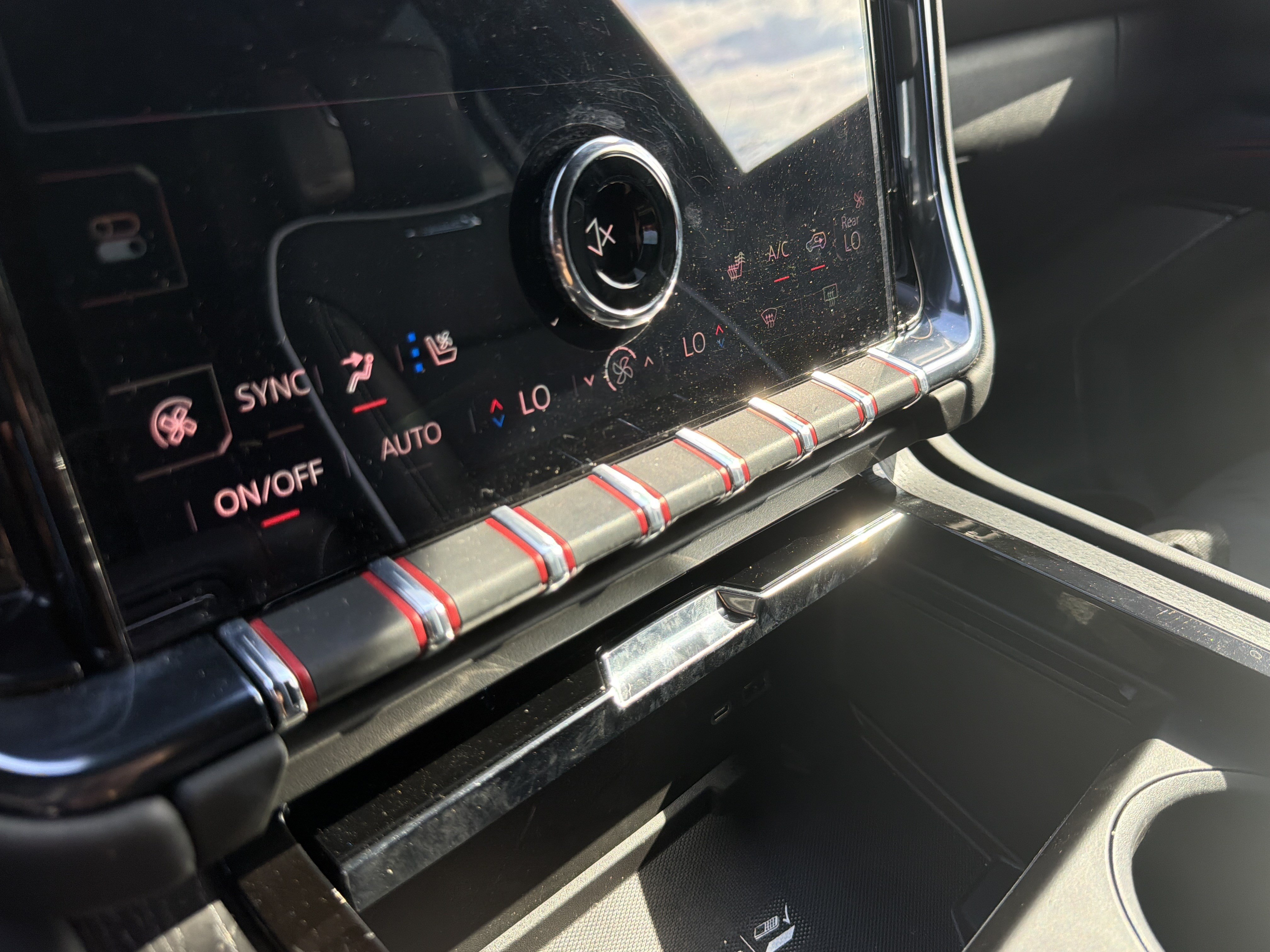 Used 2025 GMC Yukon AT4 Ultimate AWD/4WD image 39