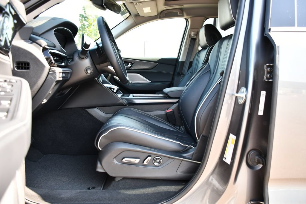 Certified 2026 Acura MDX w/ Advance Package AWD/4WD image 15
