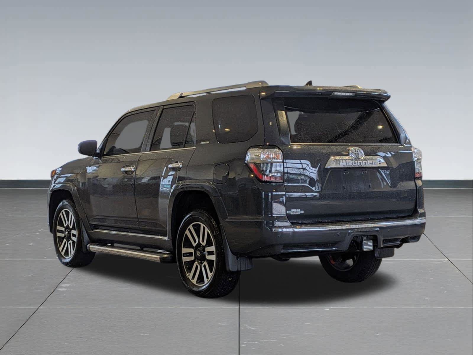 Used 2024 Toyota 4Runner Limited AWD/4WD image 4