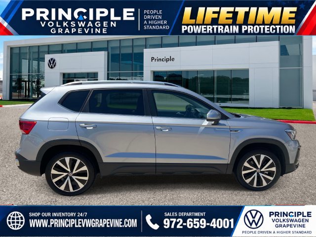 Used 2023 Volkswagen Taos SE FWD image 4