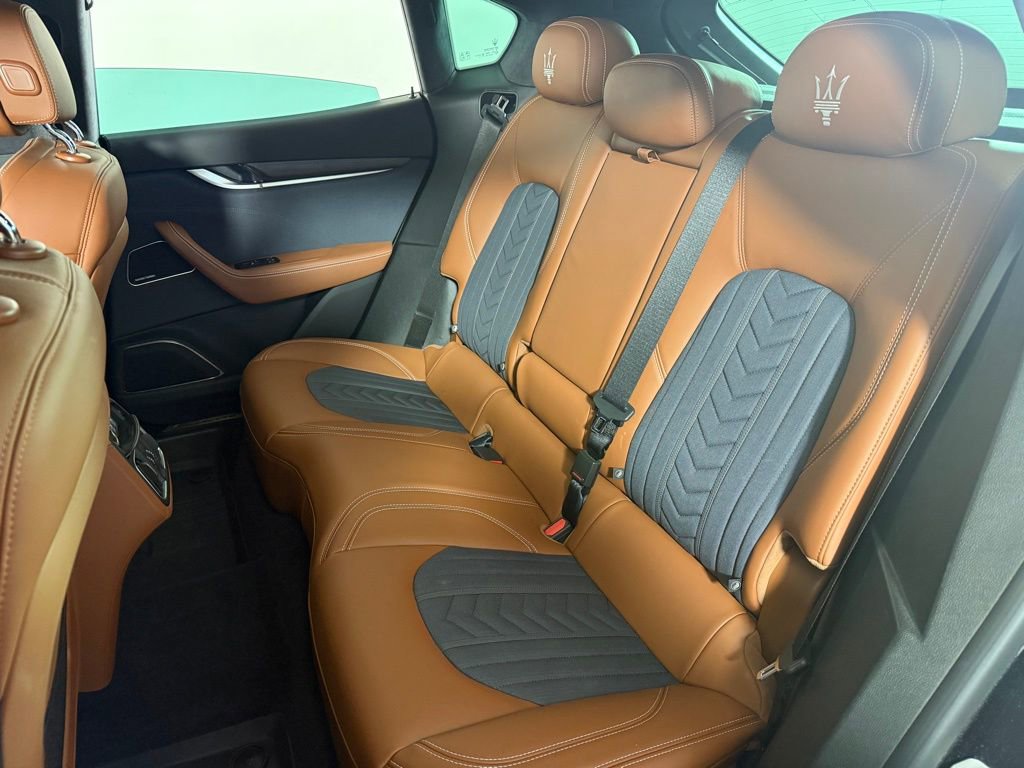 Used 2021 Maserati Levante S GranLusso image 23