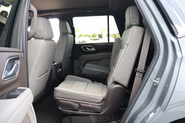 Used 2022 GMC Yukon SLT w/ SLT Luxury Package RWD image 16