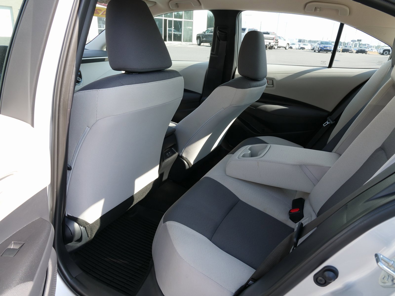 Used 2025 Toyota Corolla LE image 16