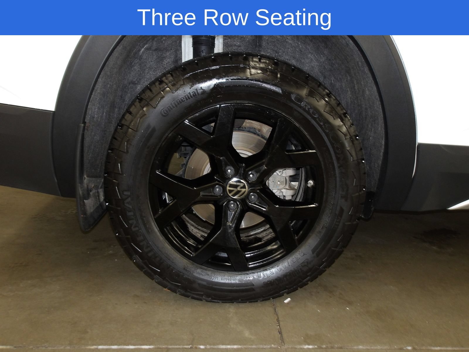 Used 2025 Volkswagen Atlas Peak Edition SE AWD/4WD image 19
